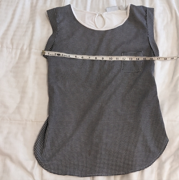 NEW York & Company geometric print lightweight top size extra small - Picture 8 of 9